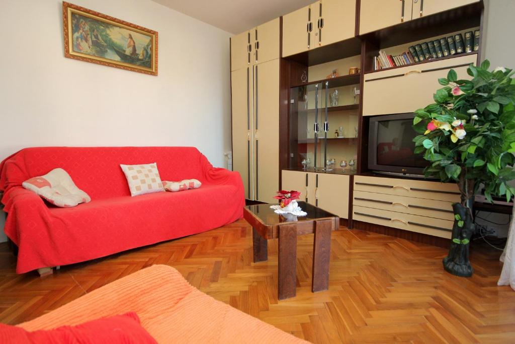 Fotografie z fotogalerie ubytování Apartments by the sea Slatine, Ciovo - 2039 v destinaci Slatine