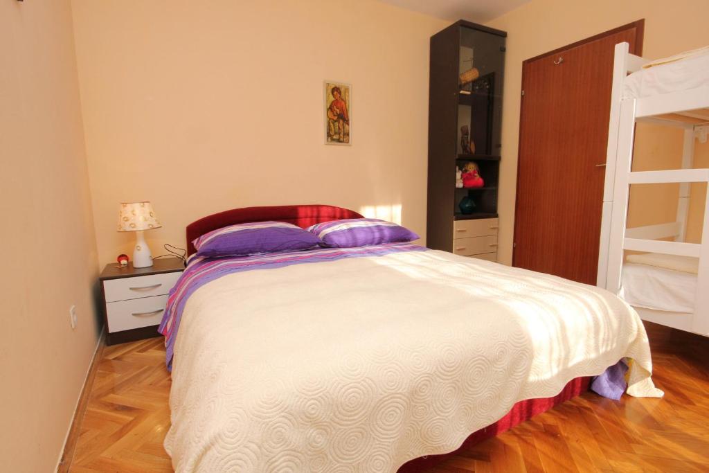 Fotografie z fotogalerie ubytování Apartments by the sea Slatine, Ciovo - 2039 v destinaci Slatine