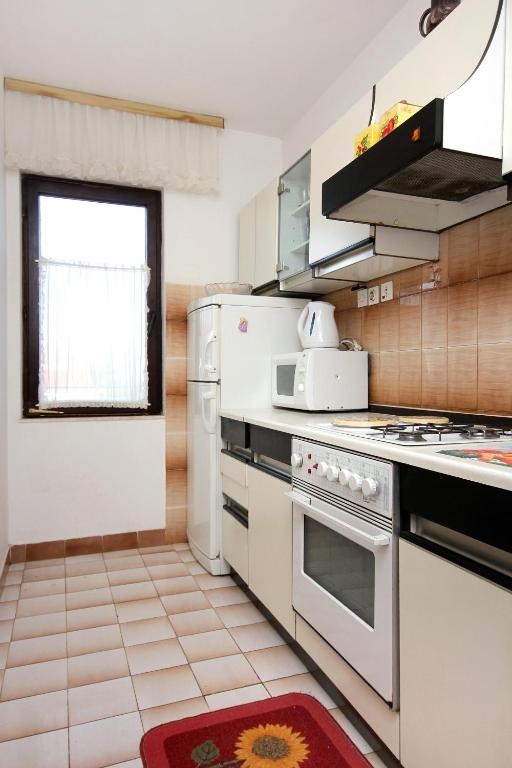 Fotografie z fotogalerie ubytování Apartments by the sea Slatine, Ciovo - 2039 v destinaci Slatine
