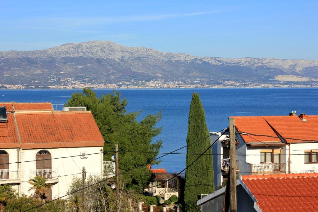 Fotografie z fotogalerie ubytování Apartments by the sea Slatine, Ciovo - 2039 v destinaci Slatine