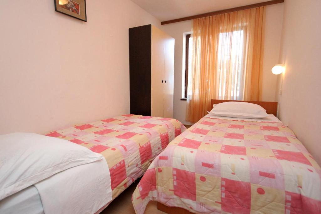 Fotografie z fotogalerie ubytování Apartments by the sea Slatine, Ciovo - 2039 v destinaci Slatine