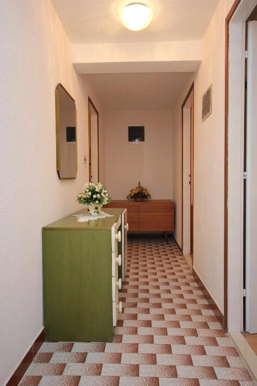 Fotografie z fotogalerie ubytování Apartments by the sea Slatine, Ciovo - 2039 v destinaci Slatine