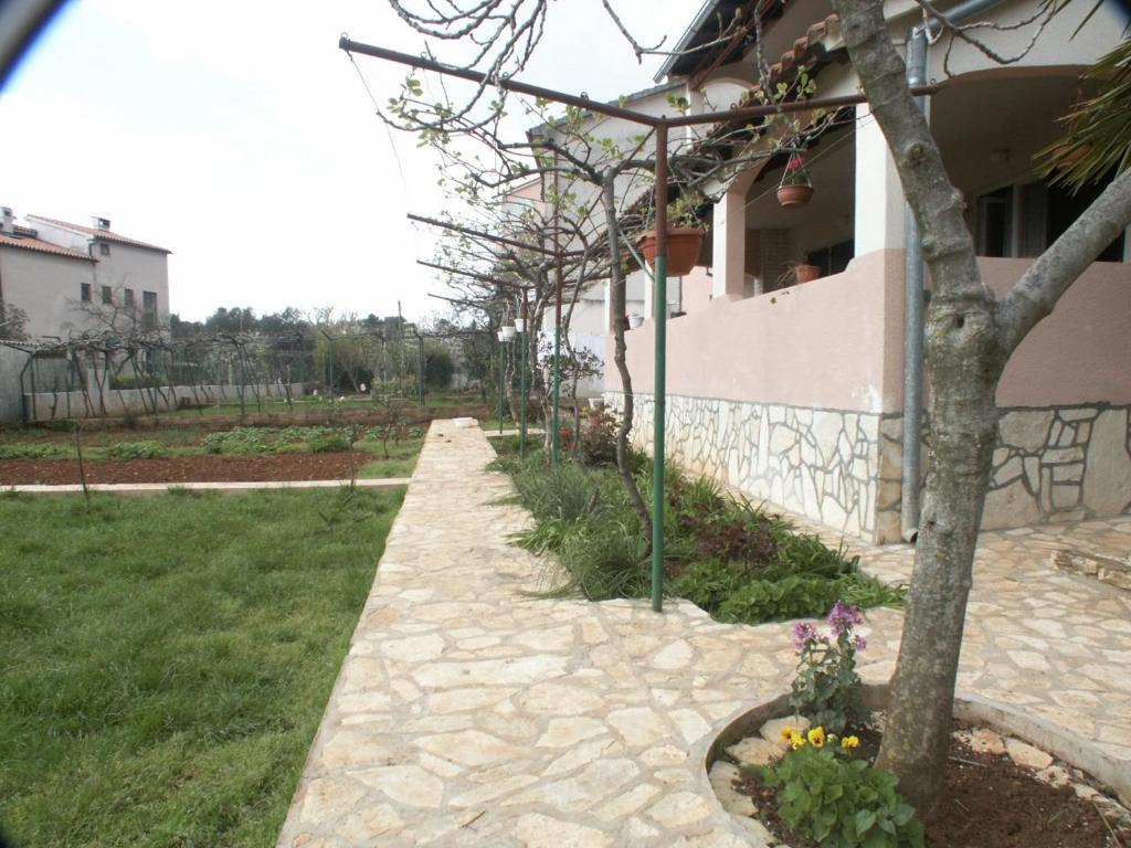 Zdjęcie z galerii obiektu Apartments with a parking space Fazana - 2261 w Fažanie