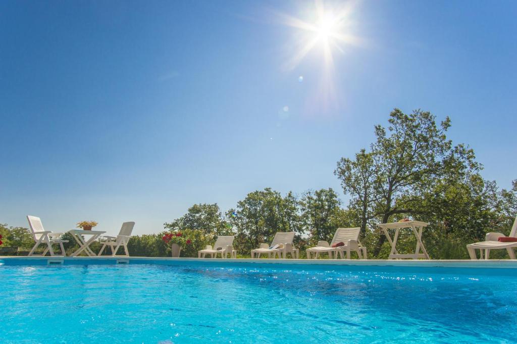 Fotografia z galérie ubytovania Family friendly apartments with a swimming pool Manjadvorci, Marcana - 2209 v destinácii Barban