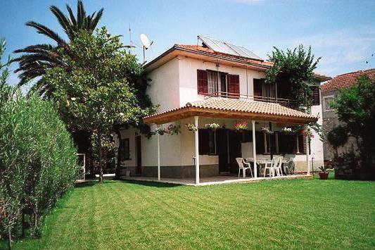 Vonkajšia záhrada v ubytovaní Double Room Jelsa 4041a
