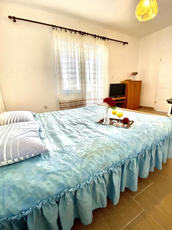 Zdjęcie z galerii obiektu Apartments with a parking space Metajna, Pag - 4121 w mieście Zubovići