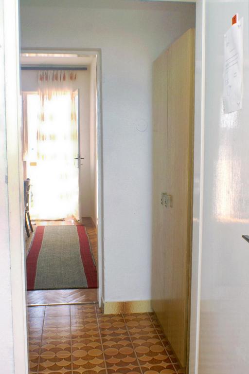 Zdjęcie z galerii obiektu Family friendly seaside apartments Vlasici, Pag - 4131 w mieście Vlašići
