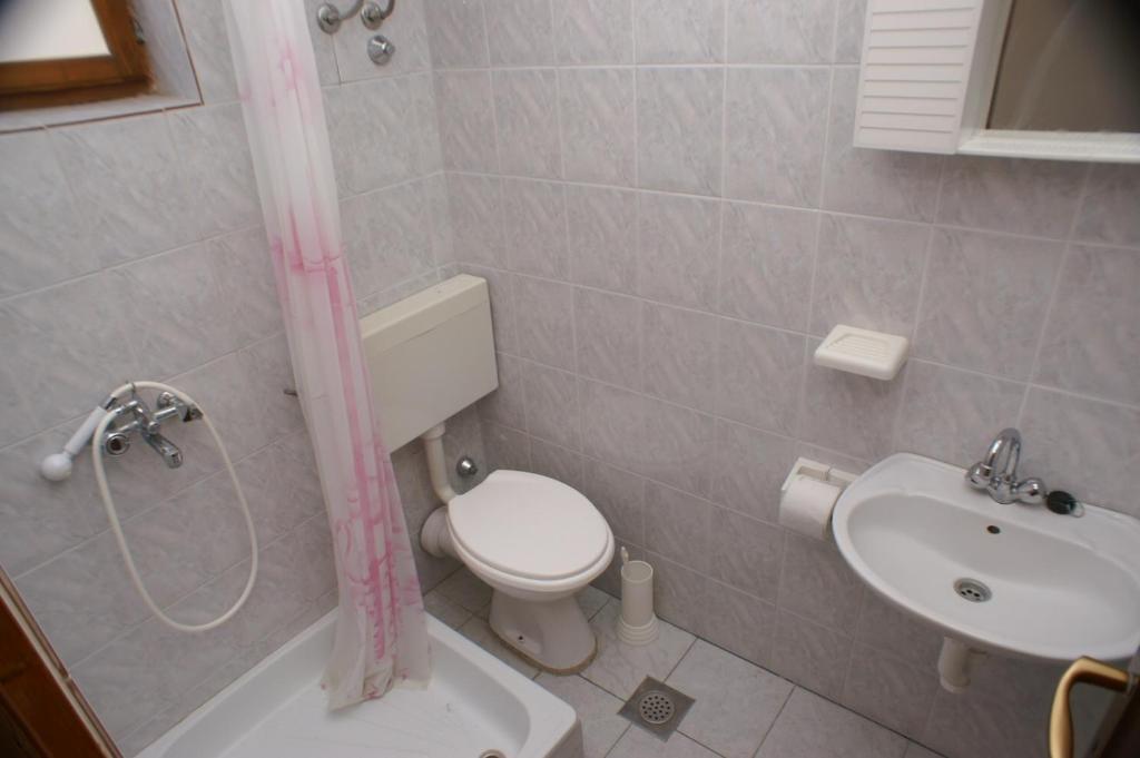 Zdjęcie z galerii obiektu Apartment Metajna 4150c w mieście Metajna