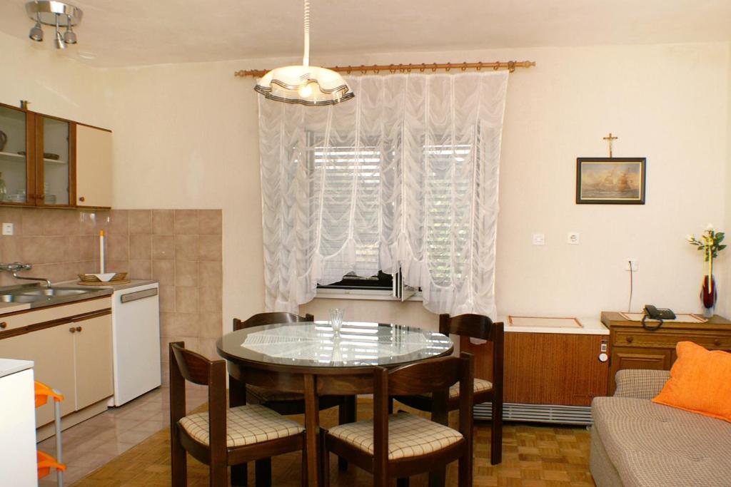 Fotografia z galérie ubytovania Holiday apartments Vrgada, Biograd - 4200 v destinácii Vrgada