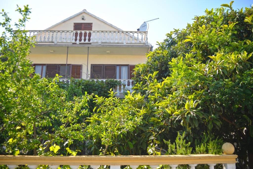 Apartments with parking space Vodice - 4180
