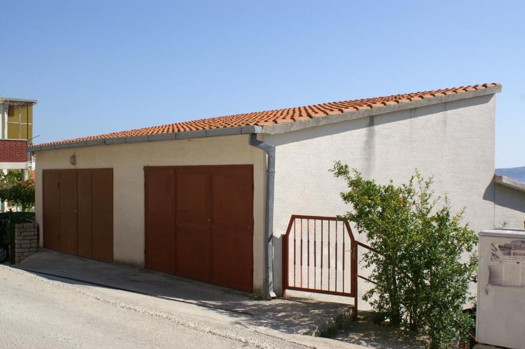 Fotografia z galérie ubytovania Seaside holiday house Pisak, Omis - 4280 v Pisaku