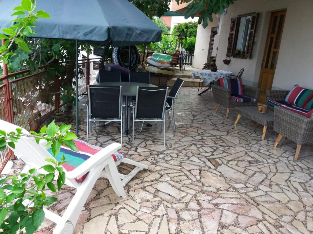 Fotografia z galérie ubytovania Apartments and rooms by the sea Sumpetar, Omis - 2099 v destinácii Jesenice