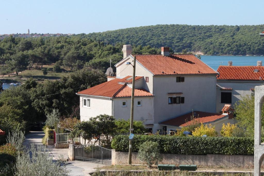 Apartments by the sea Medulin - 2253