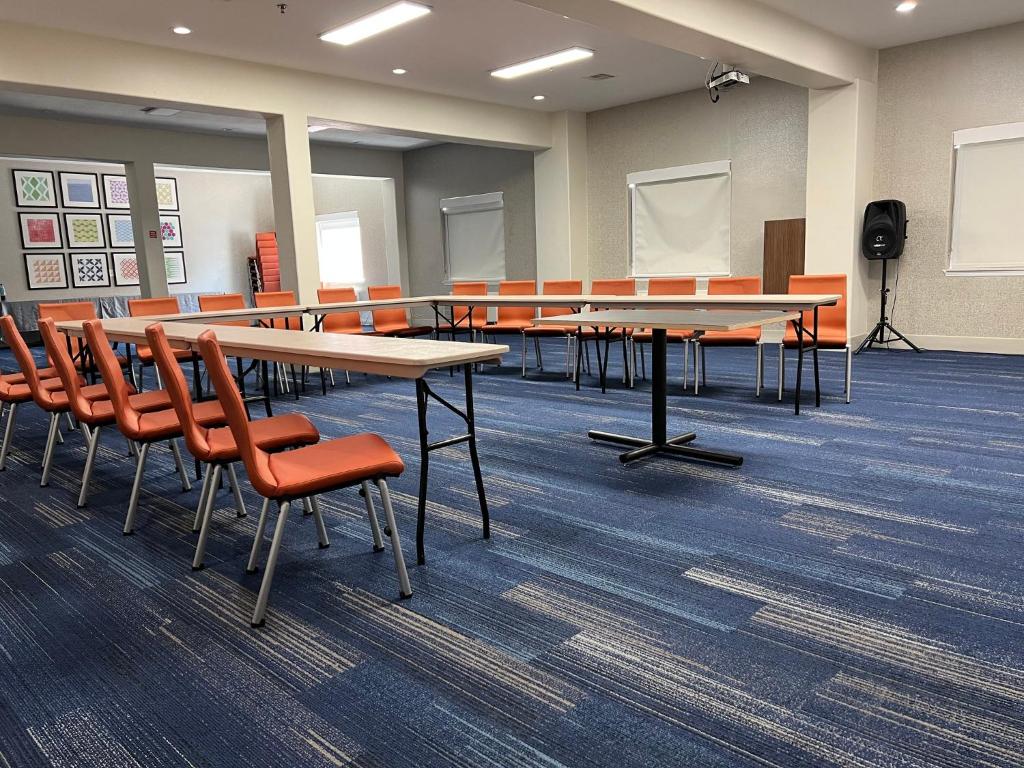 Konferenční prostory v ubytování Holiday Inn Express Hotel and Suites South Padre Island by IHG