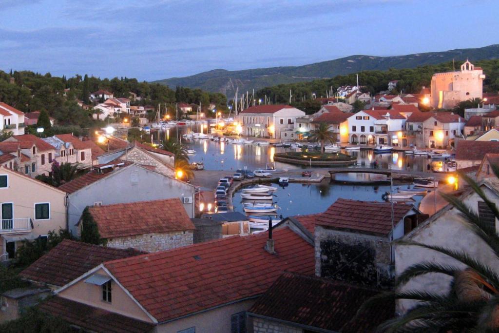 Fotografia z galérie ubytovania Apartments by the sea Vrboska (Hvar) - 4025 v destinácii Vrboska