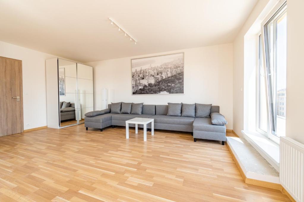 Penthouse # 81 with panoramic city view in Elite Rezidence with free parking - One-Bedroom Apartment