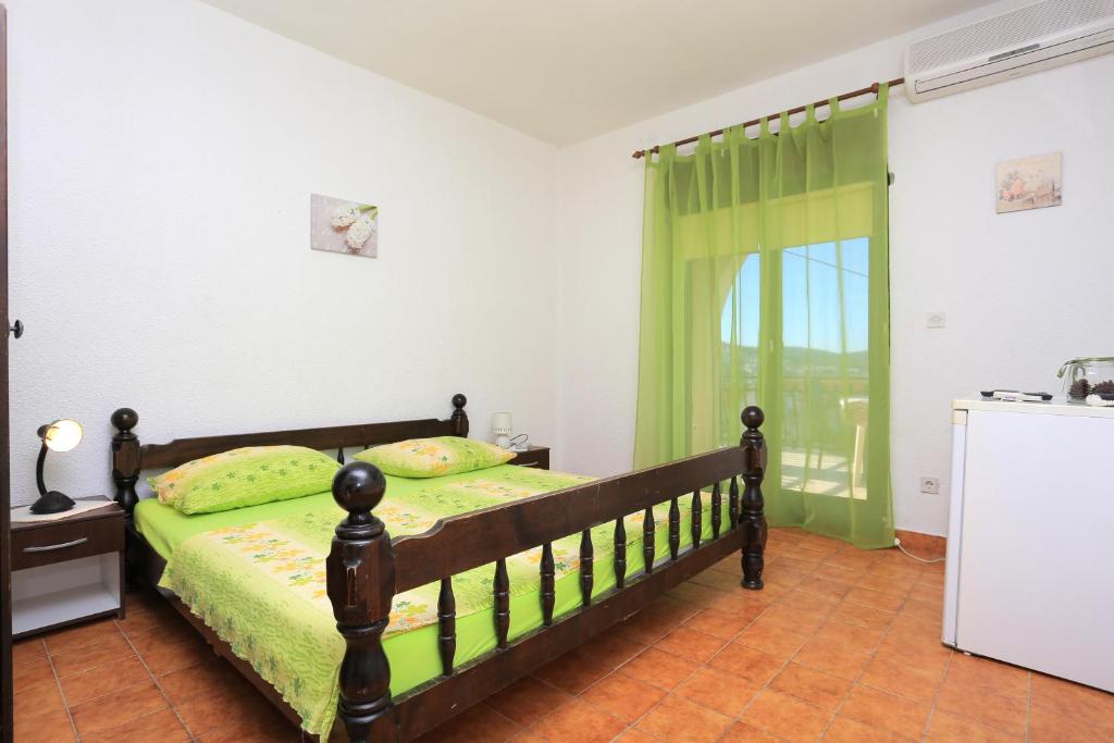 Fotografia z galérie ubytovania Apartments by the sea Okrug Gornji, Ciovo - 1073 v Trogiri