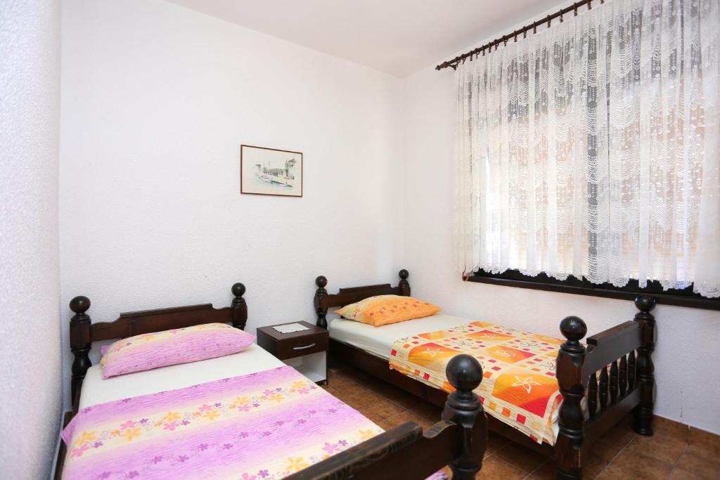 Fotografia z galérie ubytovania Apartments by the sea Okrug Gornji, Ciovo - 1073 v Trogiri