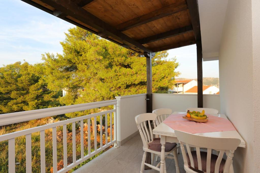 Balkón alebo terasa v ubytovaní Apartments by the sea Rogoznica - 4162