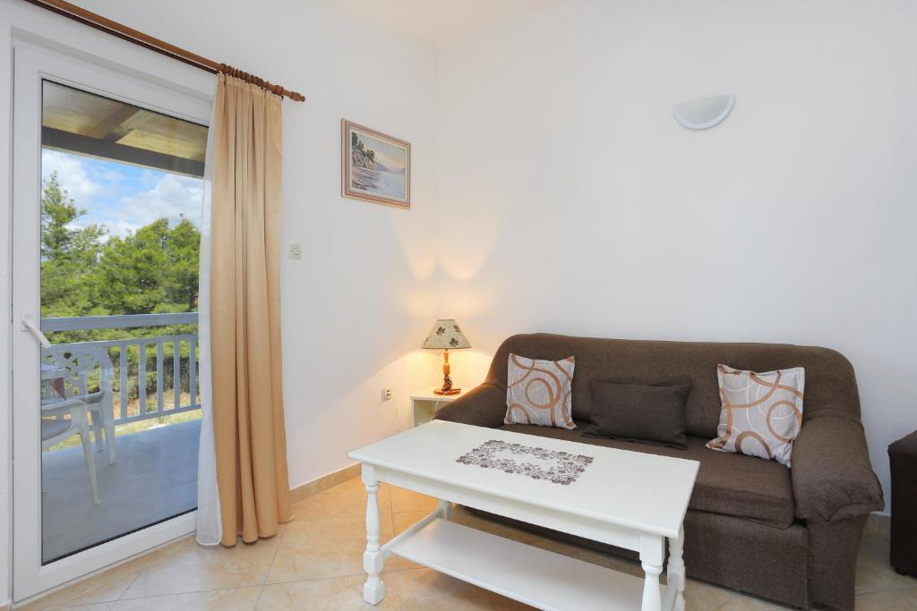 Posedenie v ubytovaní Apartments by the sea Rogoznica - 4162