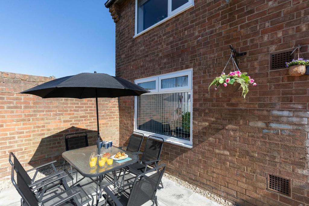 Home from Home in Guisborough - Three-Bedroom House