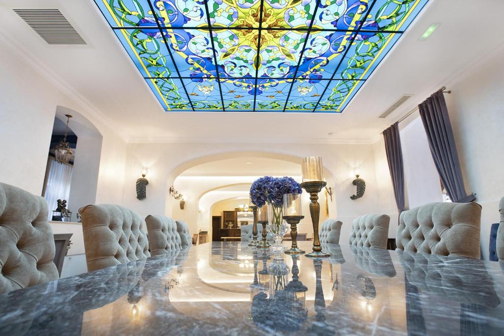 Posezení v ubytování Hotel Caraiman