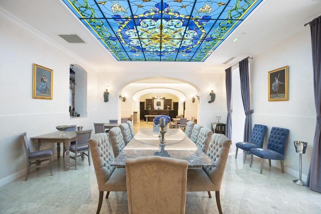 Posezení v ubytování Hotel Caraiman