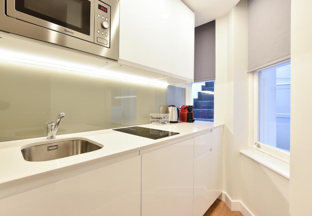 StayPrime Earls Court Serviced Apartments - Lower Ground Floor Budget Studio