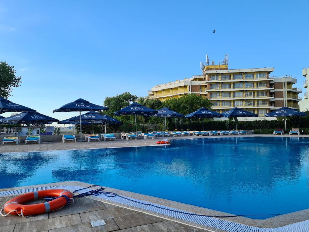 Bazén v ubytování Hotel Orfeu nebo v jeho okolí