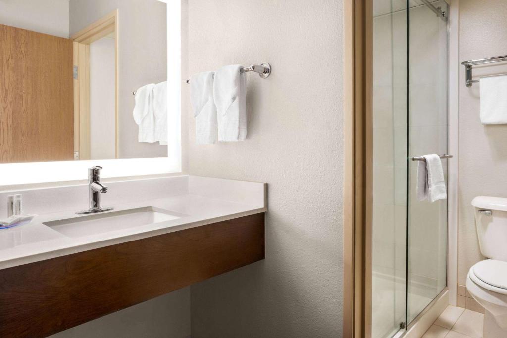 AmericInn by Wyndham Rapid City - Chambre Queen Avec Deux Lits Queen - Non-fumeur