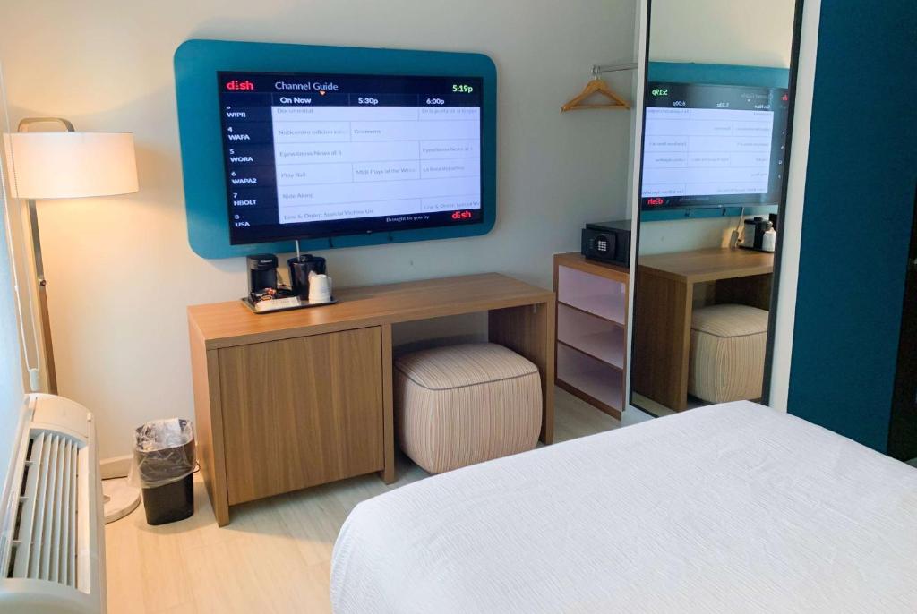 Postel nebo postele na pokoji v ubytování TRYP by Wyndham Mayaguez