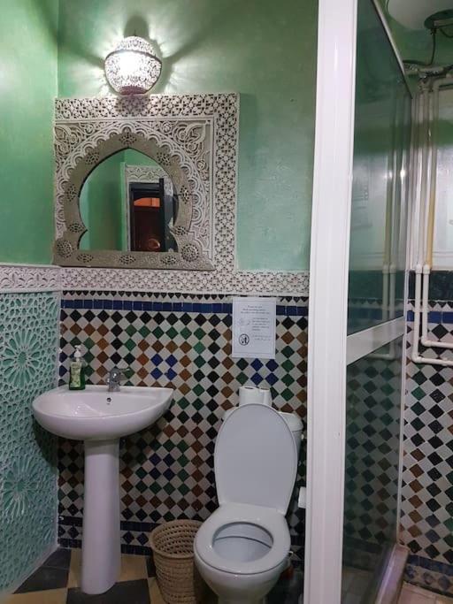 Koupelna v ubytování Riad Mogador