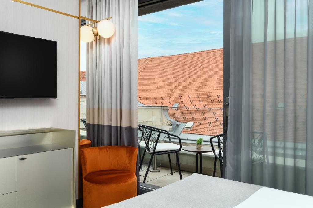 Emerald Hotel by Continental Group - Resim 43