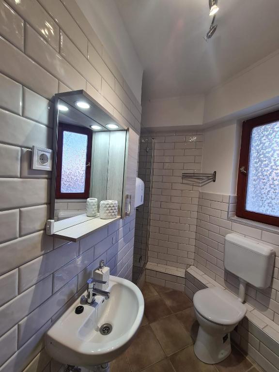 A bathroom at Palantír Panzió