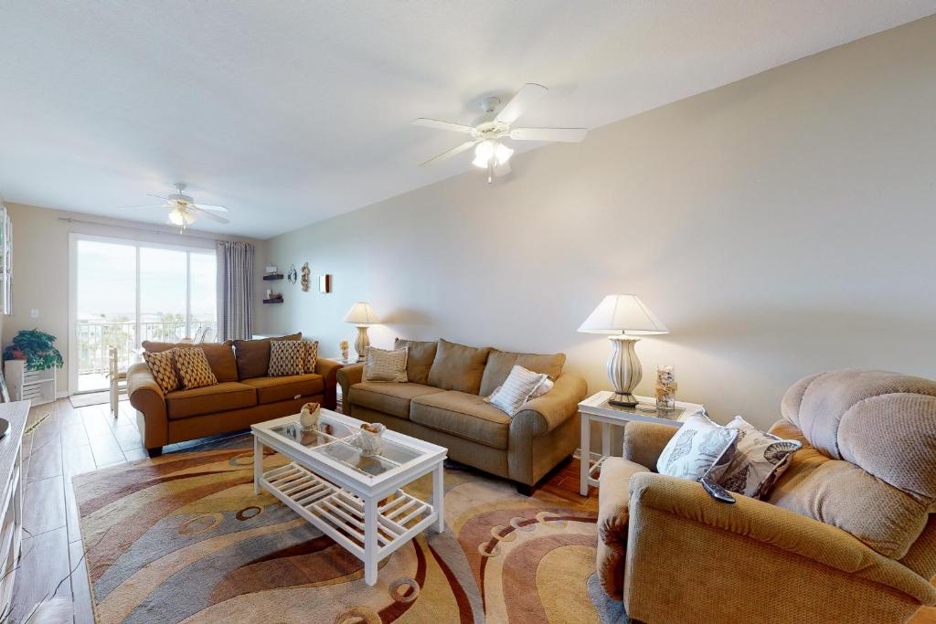 Posezení v ubytování Navy Cove Harbor 1306