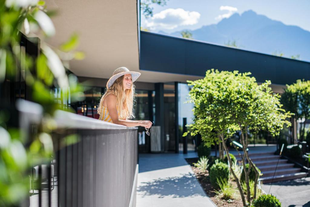 Nespecifikovaný výhled na hory nebo výhled na hory při pohledu z hotelu