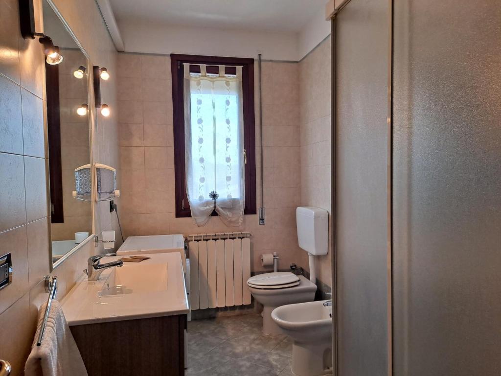 Łazienka w obiekcie Appartamento Roverella