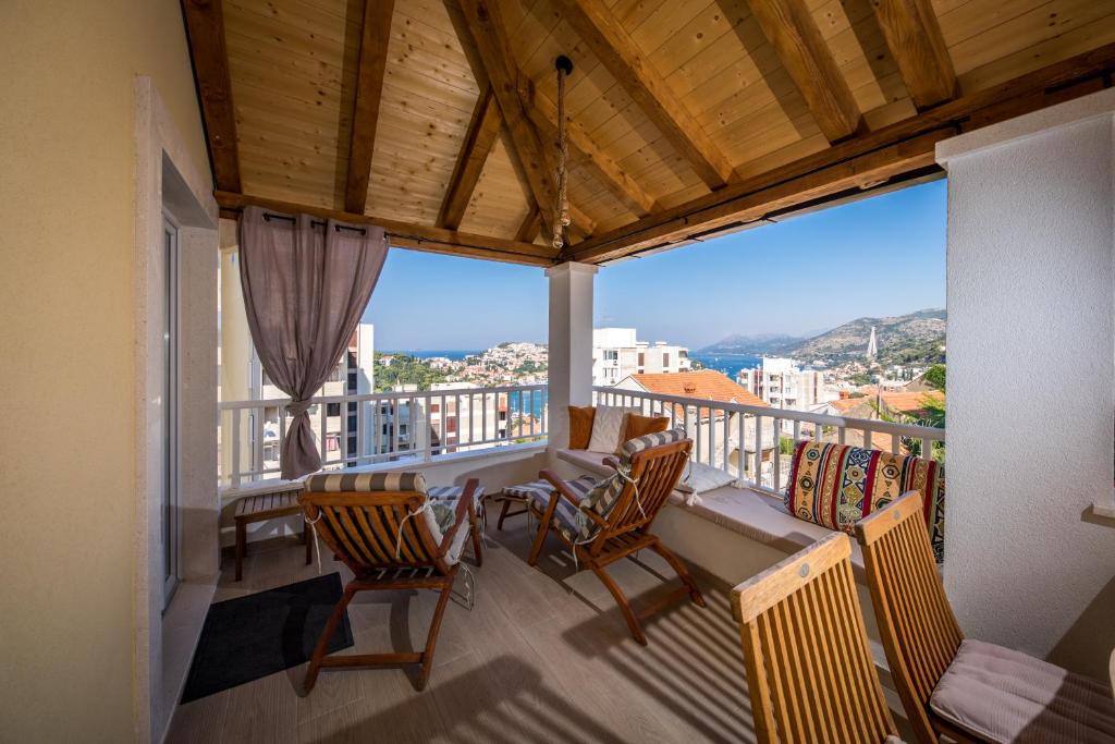 2 Bathrooms, Free Parking Spot, Prt Sea View