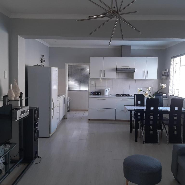 The Cradle's Rest Guest House - Suite Familiar De Lujo