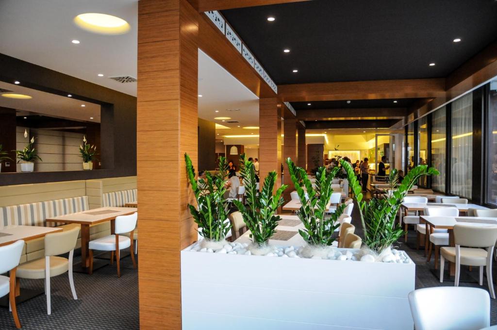 Restaurace v ubytování Oxygen Lifestyle Hotel