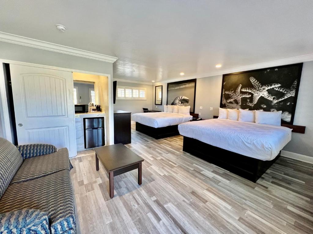 Aura Inn Monterey photo