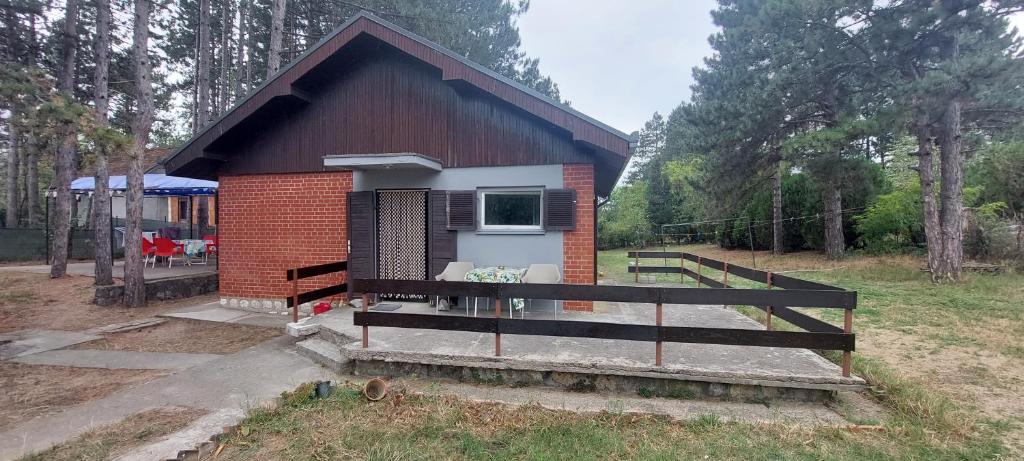 Budova, kde se prázdninový dům nachází