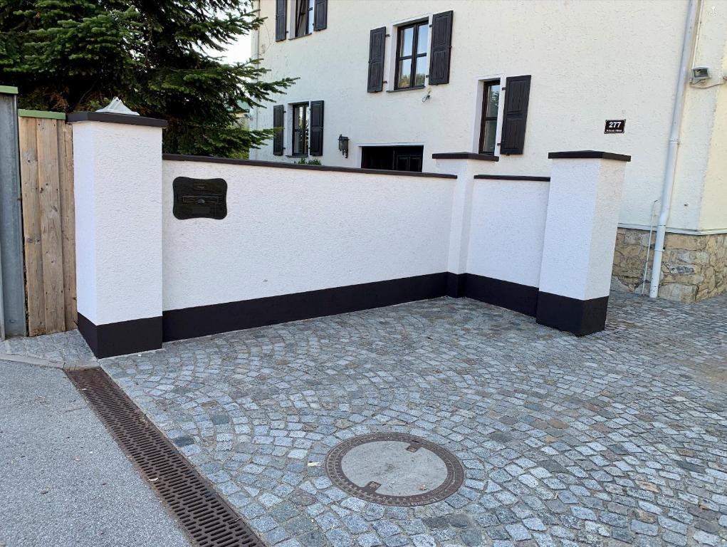 Villa mit Pool und Grillplatz in Regensburg - Wohnung