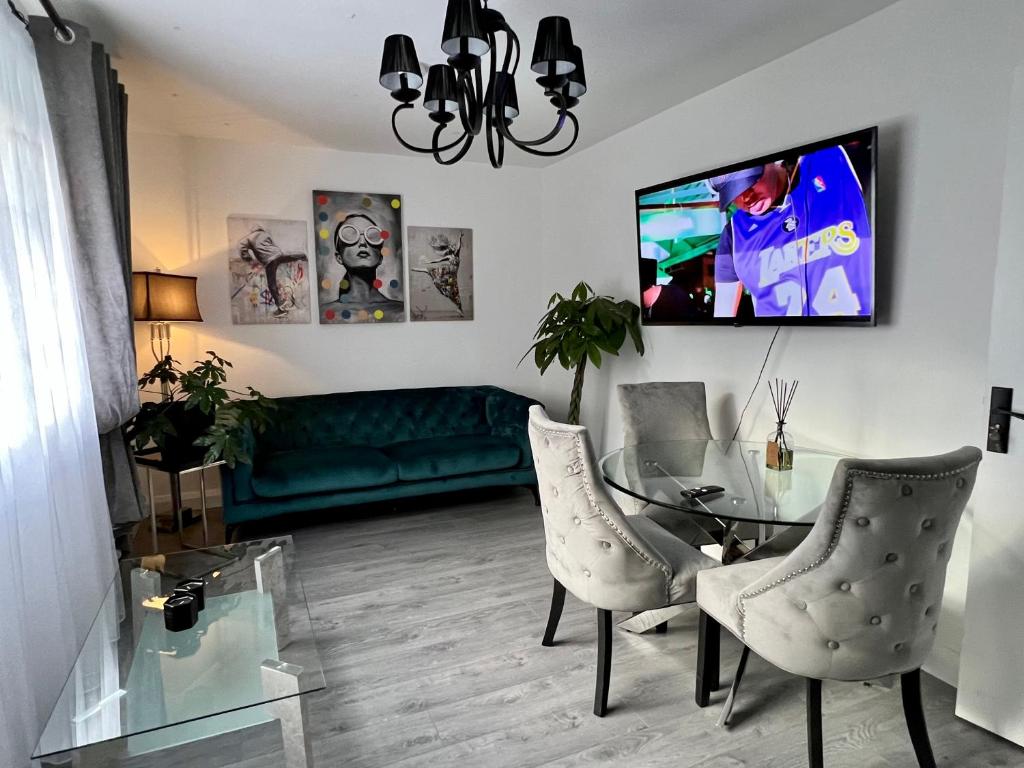 The Living Room Castlebar Matttroy