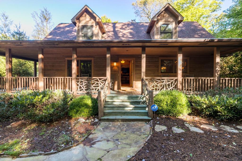 Whispering Pines, Sapphire (updated prices 2024)