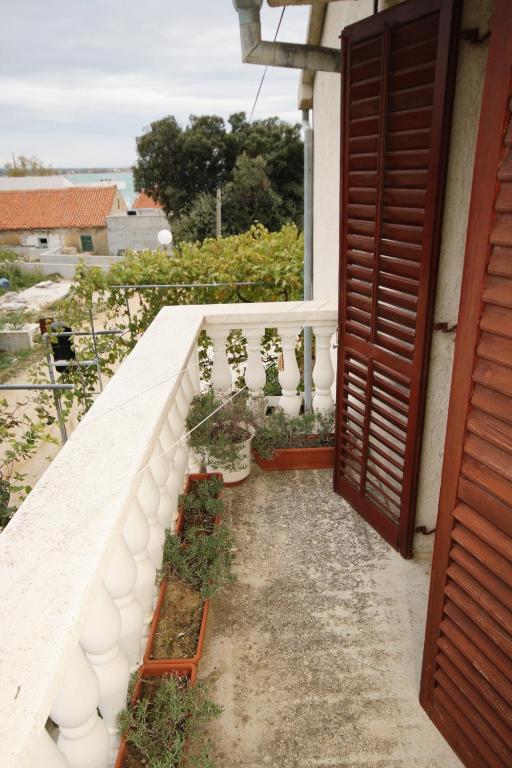 Balkon lub taras w obiekcie Apartments by the sea Vrsi - Mulo, Zadar - 5791