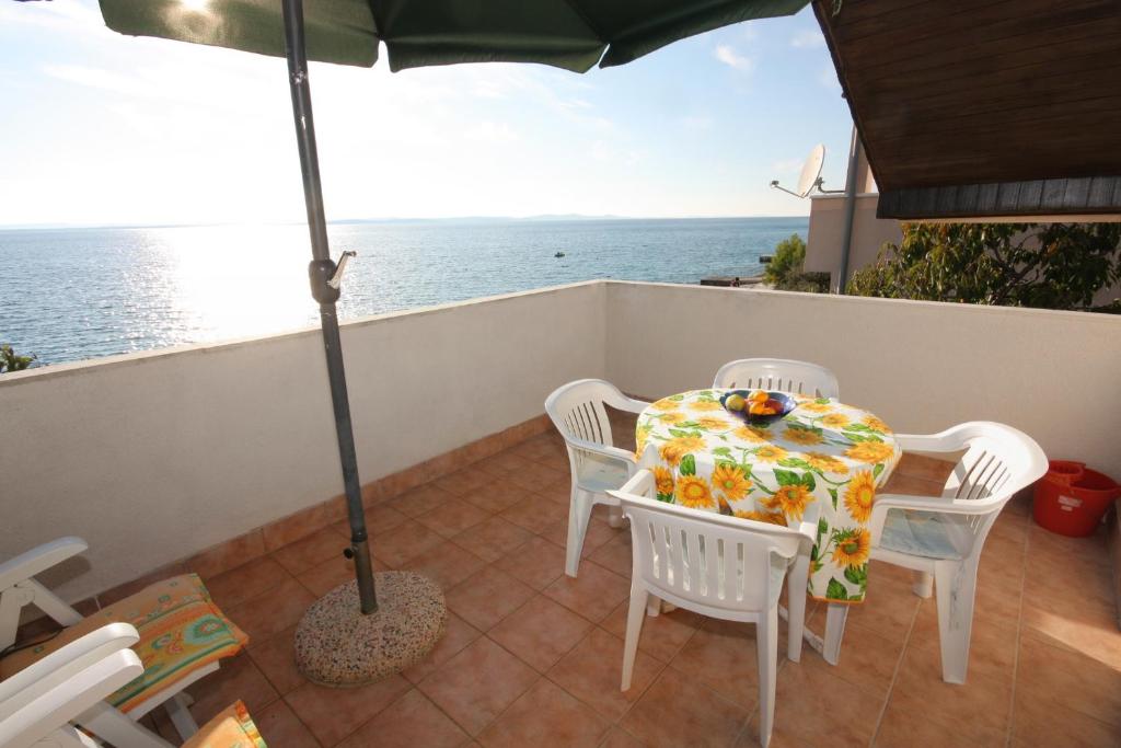 Zdjęcie z galerii obiektu Apartments by the sea Kozino, Zadar - 5734 w Petrčane