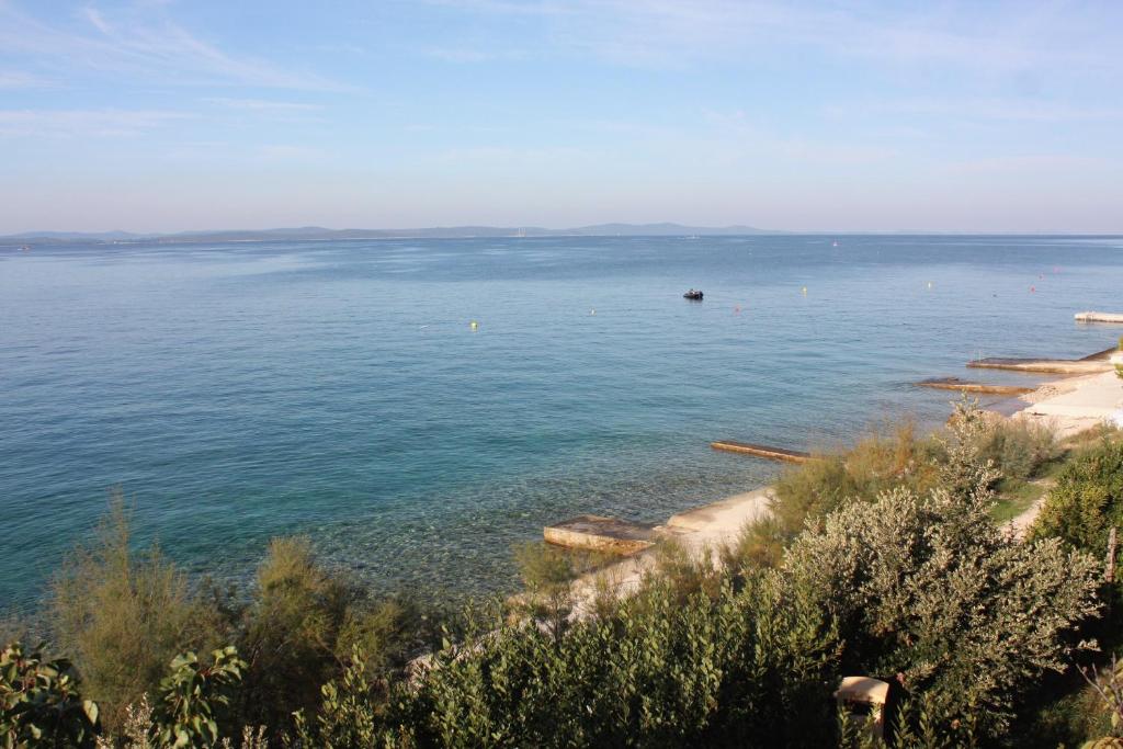 Zdjęcie z galerii obiektu Apartments by the sea Kozino, Zadar - 5734 w Petrčane