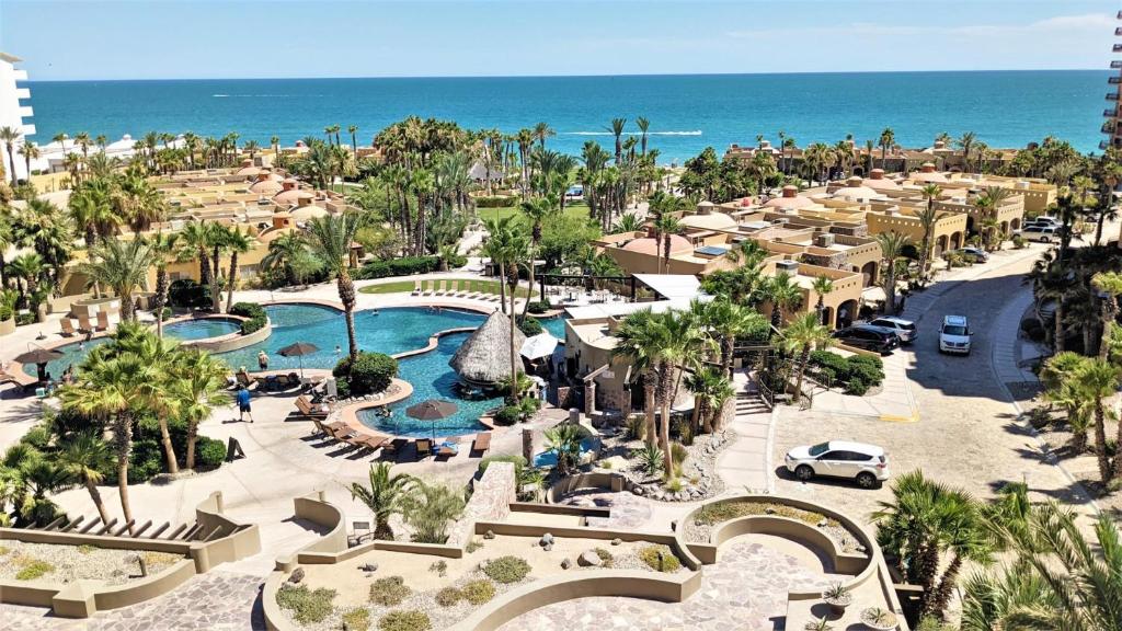 Luxury Condo Bella Sirena 405-C - Unmatched Views Over the Pool to the Sea photo