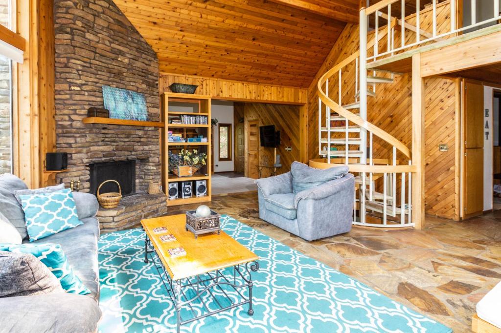 Lakefront with Hot Tub/SaunaBeaver Lake,Arkansas, Garfield Updated